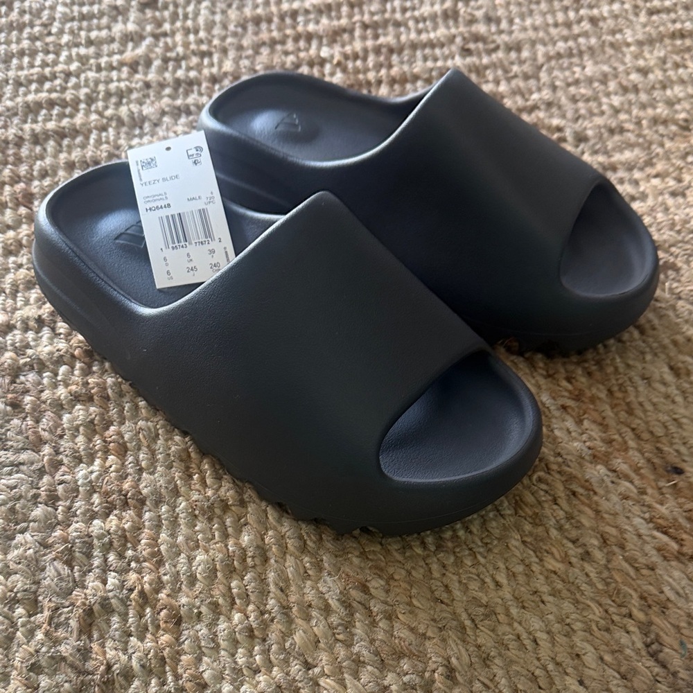 Yeezy Kids Black Slide Sandals - Picture 5 of 6